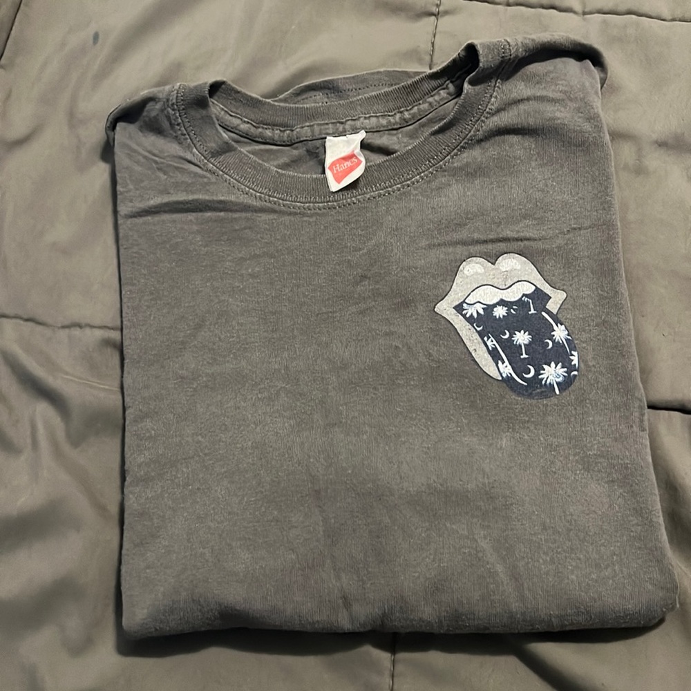 Small graphic t shirt